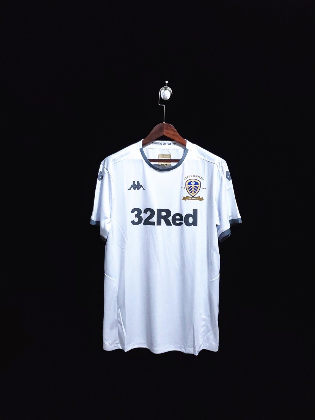 football-shirt-leeds-united-home-19-20-1 Football Shirt Leeds United Home 19-20 front