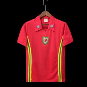 football-shirt-wales-home-76-79-retro-1 Football Shirt Wales Home 76-79 Retro front