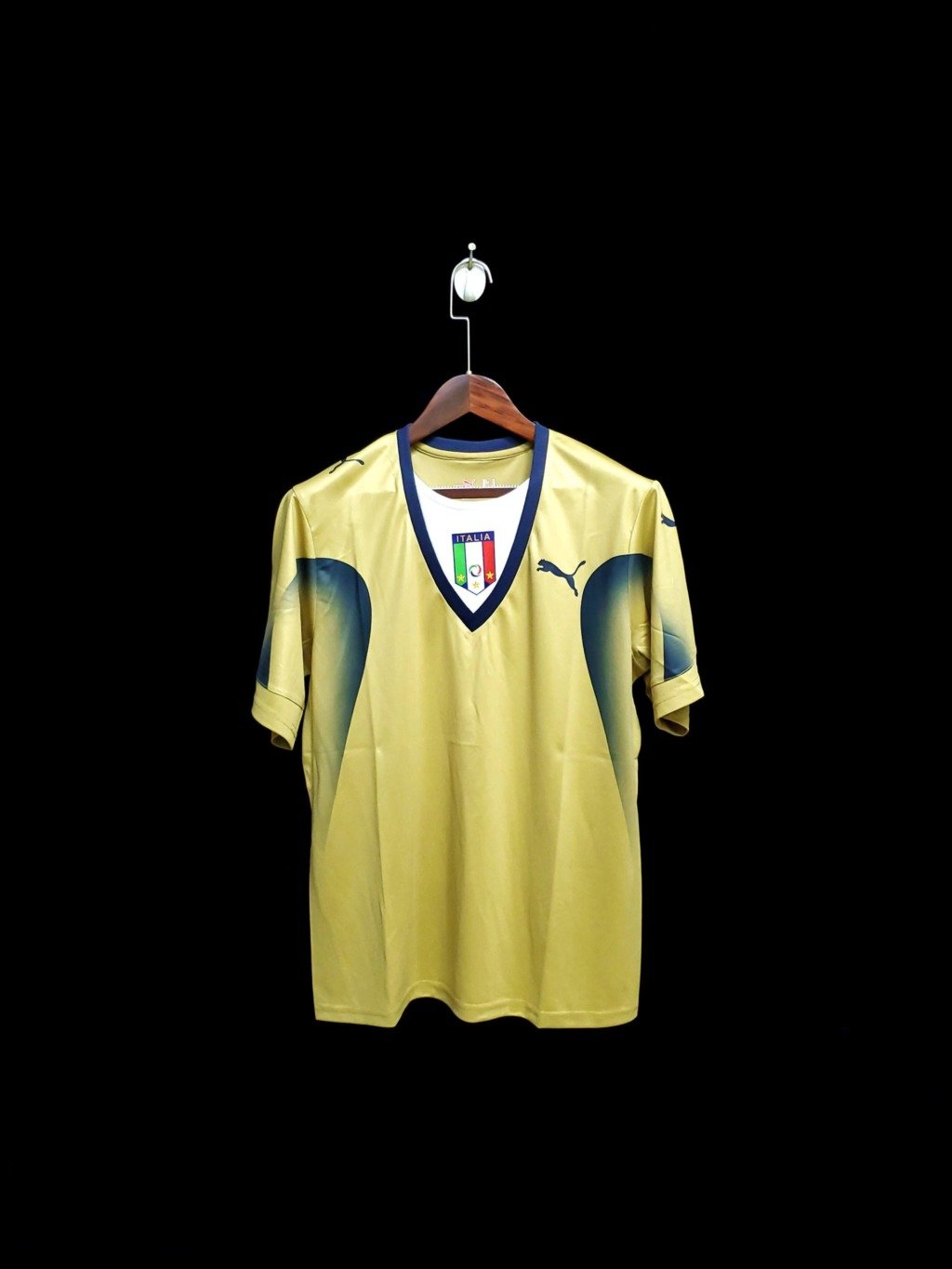 football-shirt-italy-goalkeeper-2006-retro-1 Football Shirt Italy Goalkeeper 2006 Retro front
