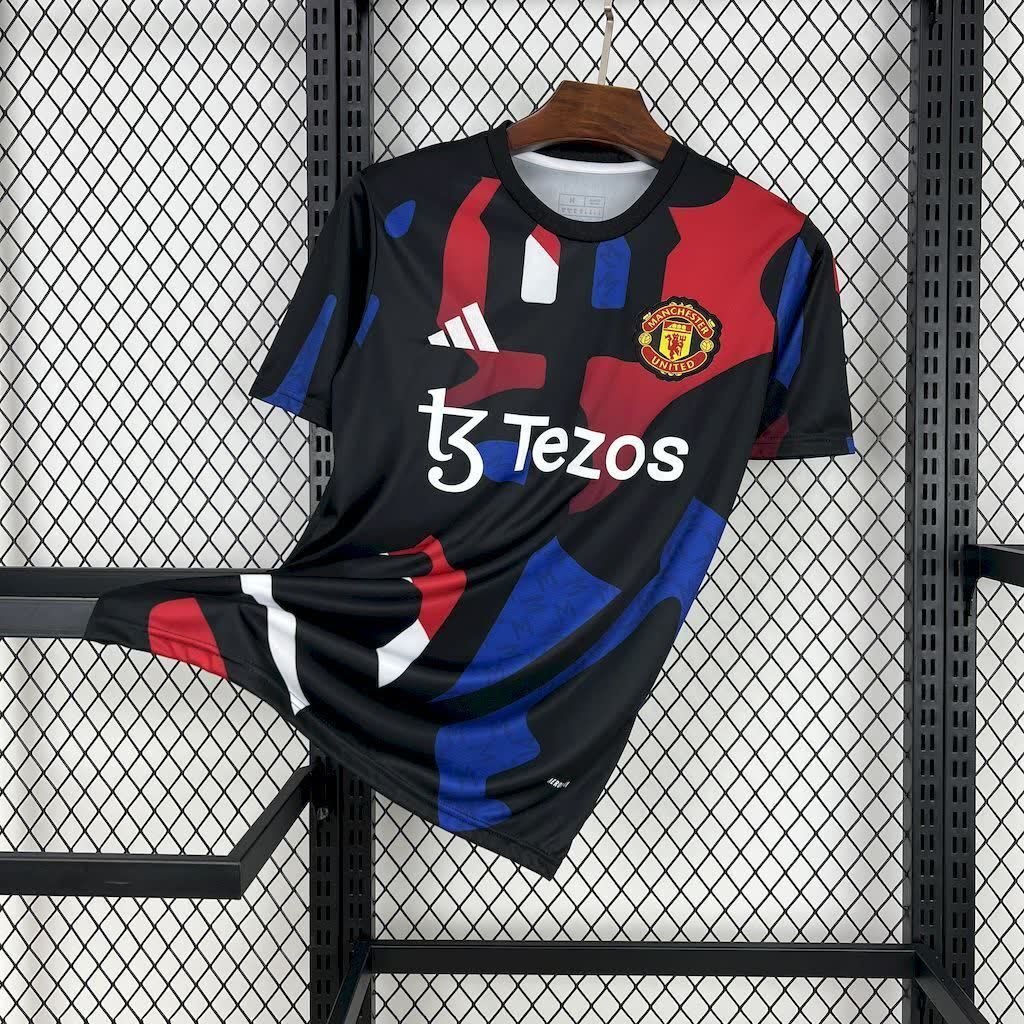 football-shirt-manchester-united-pre-match-25-26-1 Football Shirt Manchester United Pre Match 25-26 front