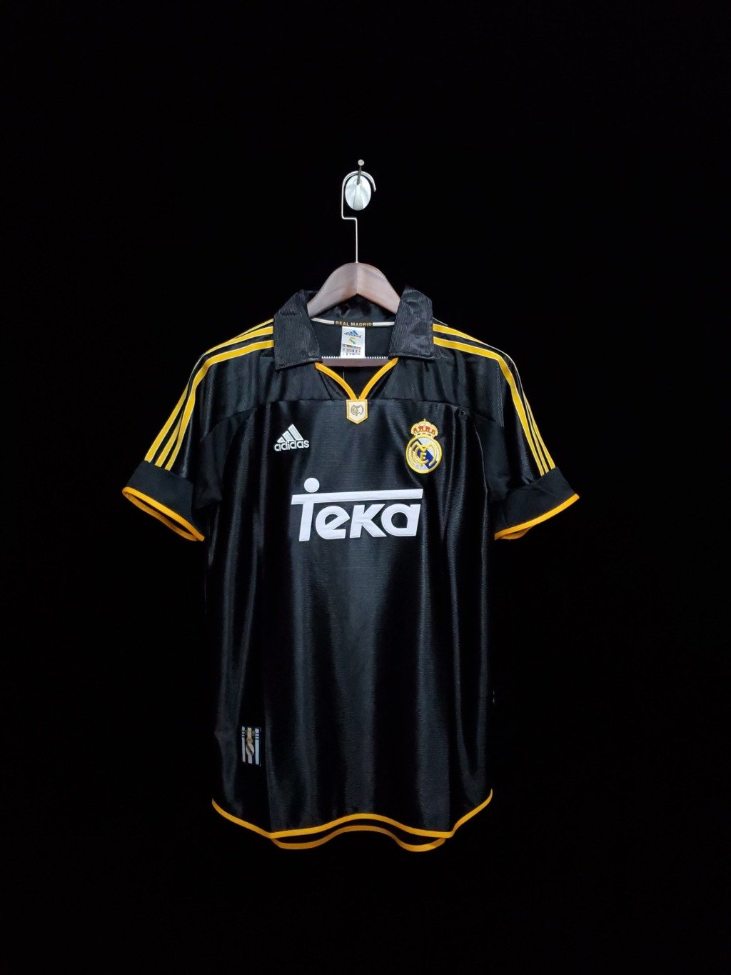 football-shirt-real-madrid-away-98-99-retro-1 Football Shirt Real Madrid Away 98-99 Retro front