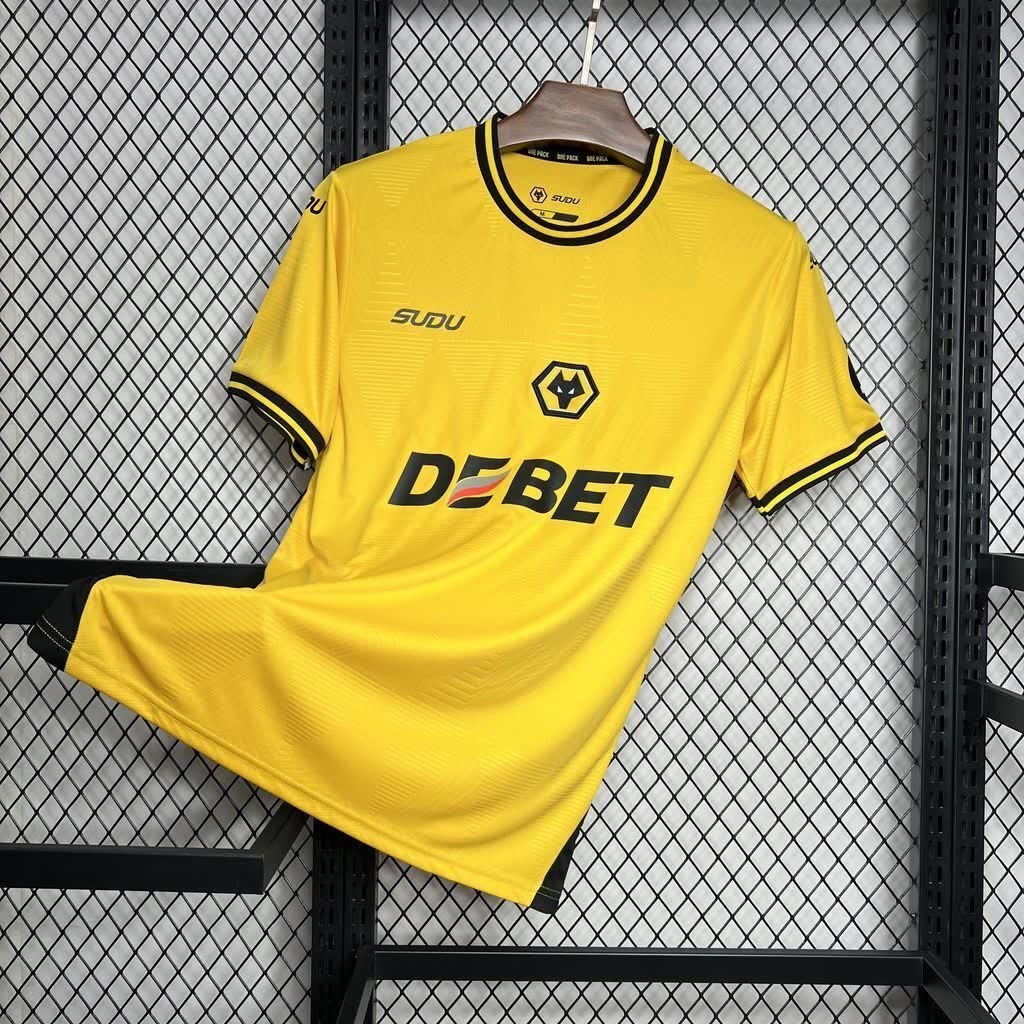 football-shirt-wolverhampton-wanderers-home-24-25-1 Football Shirt Wolverhampton Wanderers Home 24-25 front