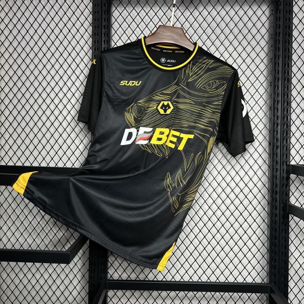 football-shirt-wolverhampton-wanderers-away-25-26-1 Football Shirt Wolverhampton Wanderers Away 25-26 front