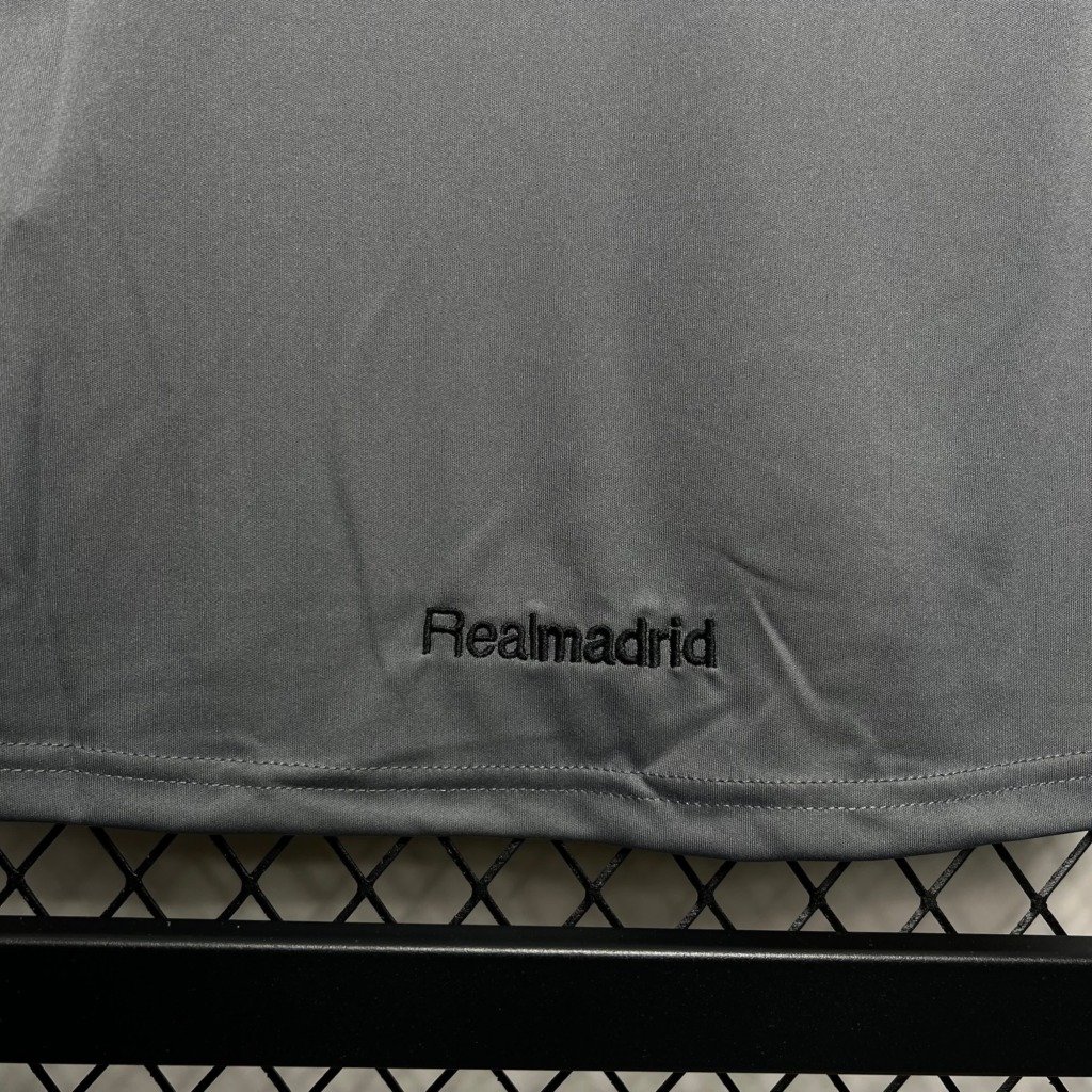 football-shirt-real-madrid-third-05-06-retro-1-3 Football Shirt Real Madrid Third 05-06 Retro extra 1