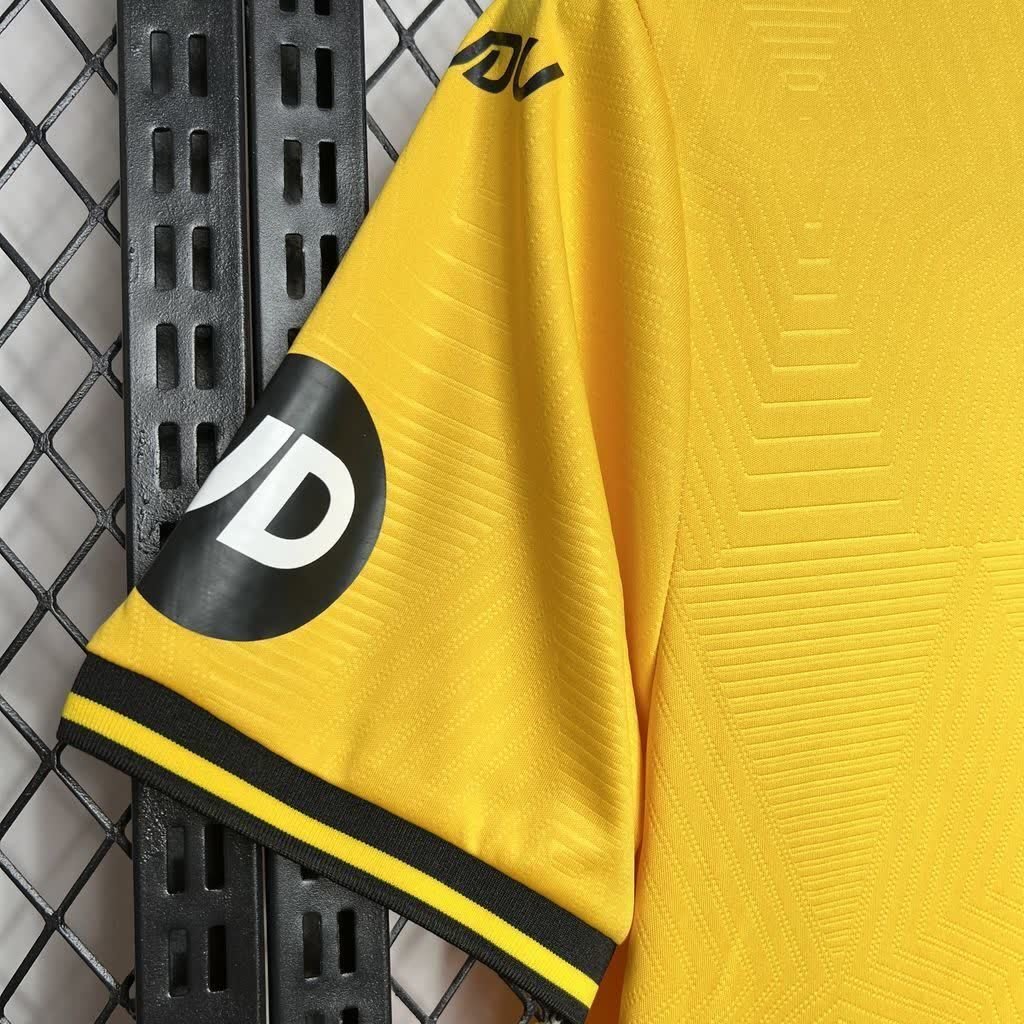 football-shirt-wolverhampton-wanderers-home-24-25-3 Football Shirt Wolverhampton Wanderers Home 24-25 extra 1