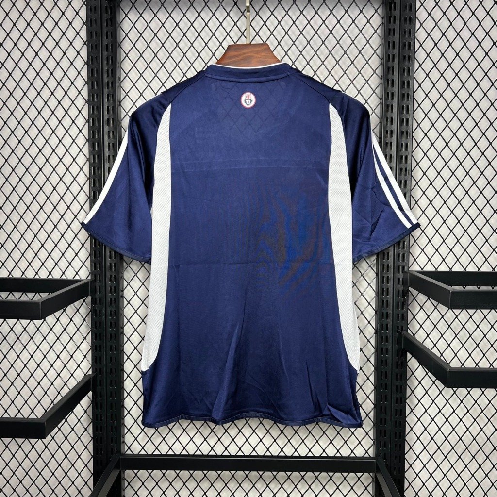 football-shirt-universidad-de-chile-home-25-26-retro-2 Football Shirt Universidad De Chile Home 25-26 Retro back