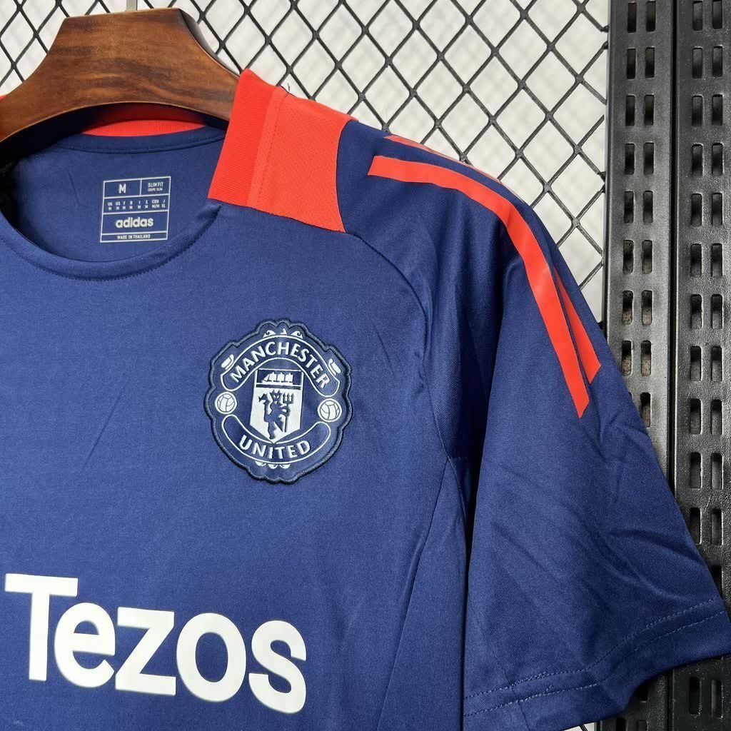football-shirt-manchester-united-pre-match-training-25-26-3 Football Shirt Manchester United Pre-match Training 25-26 extra 1