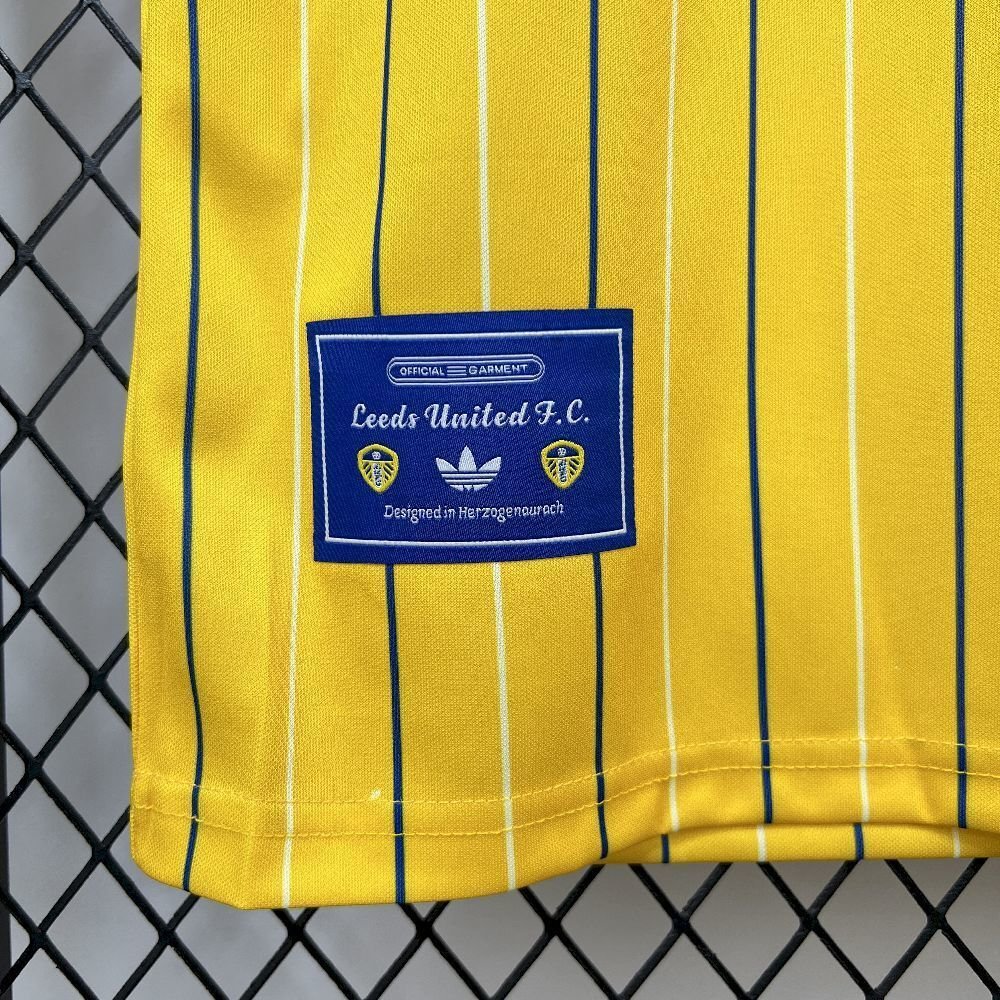 football-shirt-leeds-united-icon-25-26-4 Football Shirt Leeds United Icon 25-26 extra 2