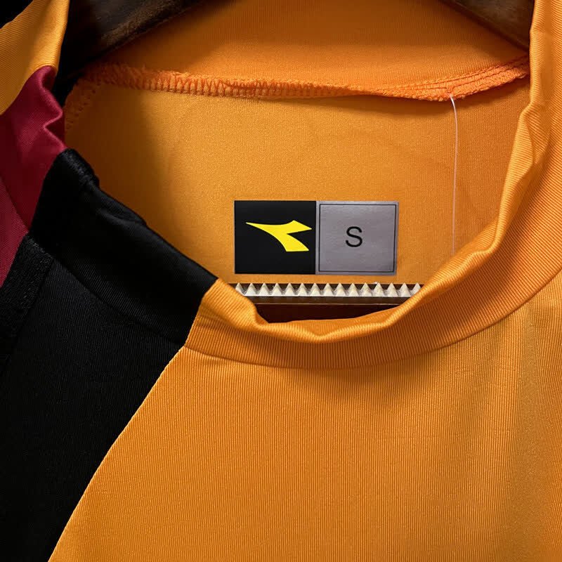 football-shirt-as-roma-yellow-05-06-retro-4 Football Shirt AS Roma Yellow 05-06 Retro extra 2