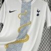 football-shirt-tottenham-hotspur-white-gold-snake-edition-25-26-4 Football Shirt Tottenham Hotspur White Gold Snake Edition 25-26 extra 2