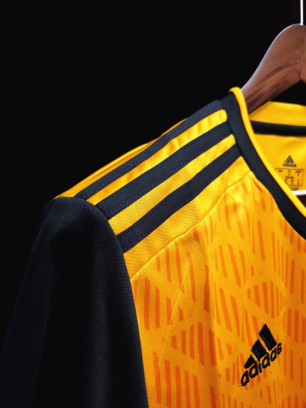 football-shirt-wolves-home-20-21-5 Football Shirt Wolves Home 20-21 extra 3