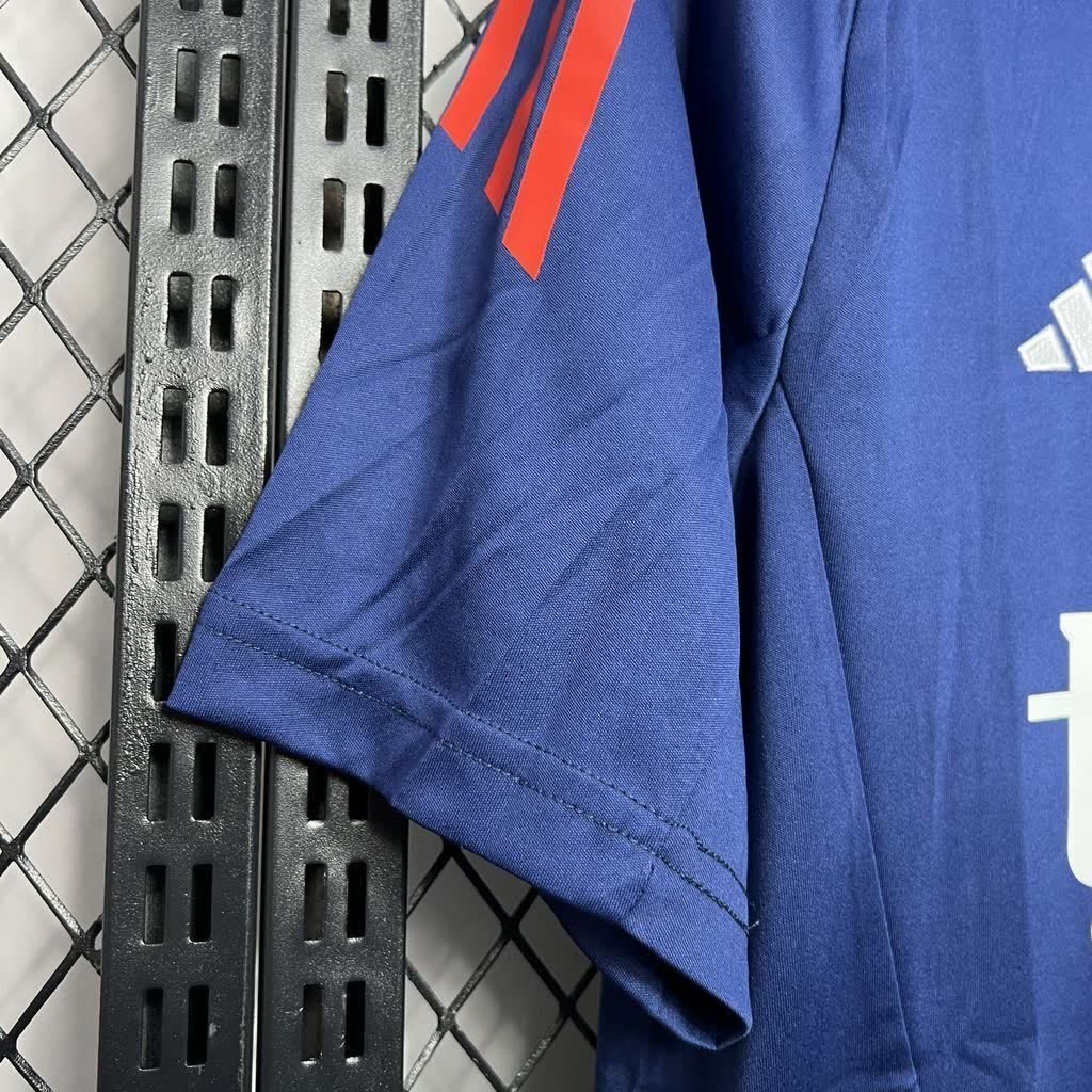 football-shirt-manchester-united-pre-match-training-25-26-4 Football Shirt Manchester United Pre-match Training 25-26 extra 2