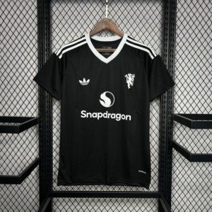football-shirt-manchester-united-fourth-goalkeeper-25-26-1 Football Shirt Manchester United Fourth Goalkeeper 25-26 front