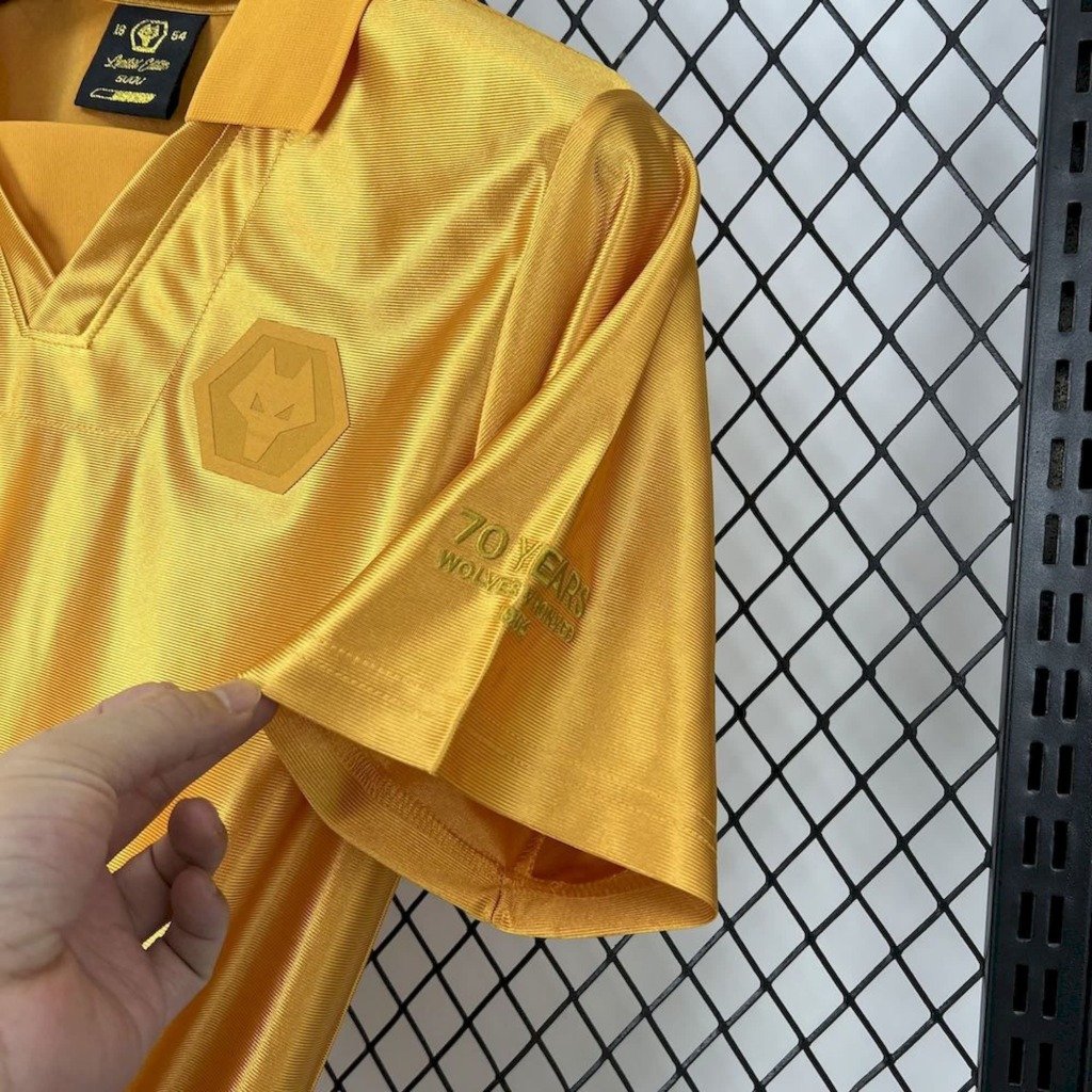 football-shirt-wolverhampton-wanderers-70th-anniversary-25-26-5 Football Shirt Wolverhampton Wanderers 70th Anniversary 25-26 extra 3