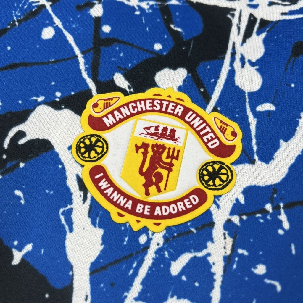 football-shirt-manchester-united-x-stone-roses-25-26-long-sleeve-5 Football Shirt Manchester United x Stone Roses 25-26 Long Sleeve extra 3