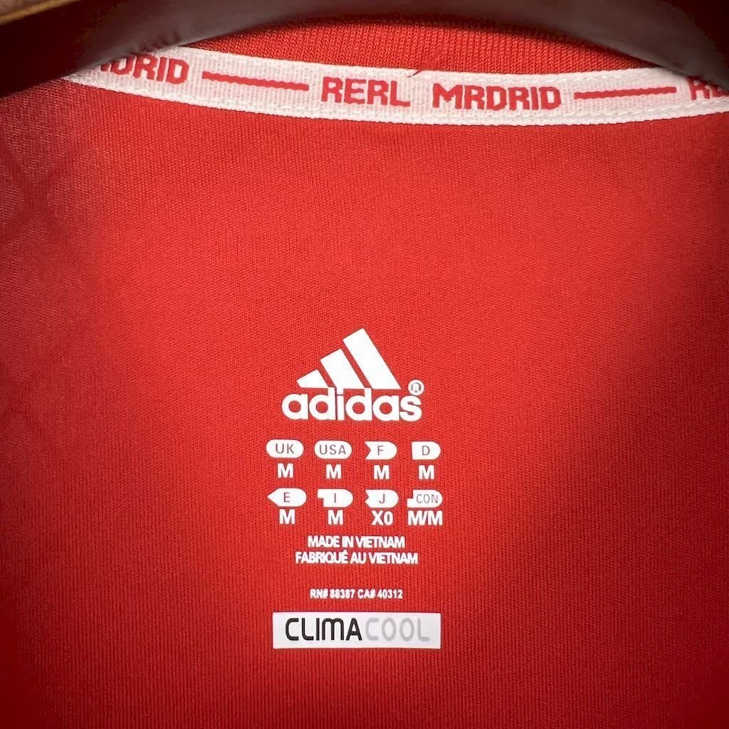 football-shirt-real-madrid-third-11-12-5 Football Shirt Real Madrid Third 11-12 extra 3