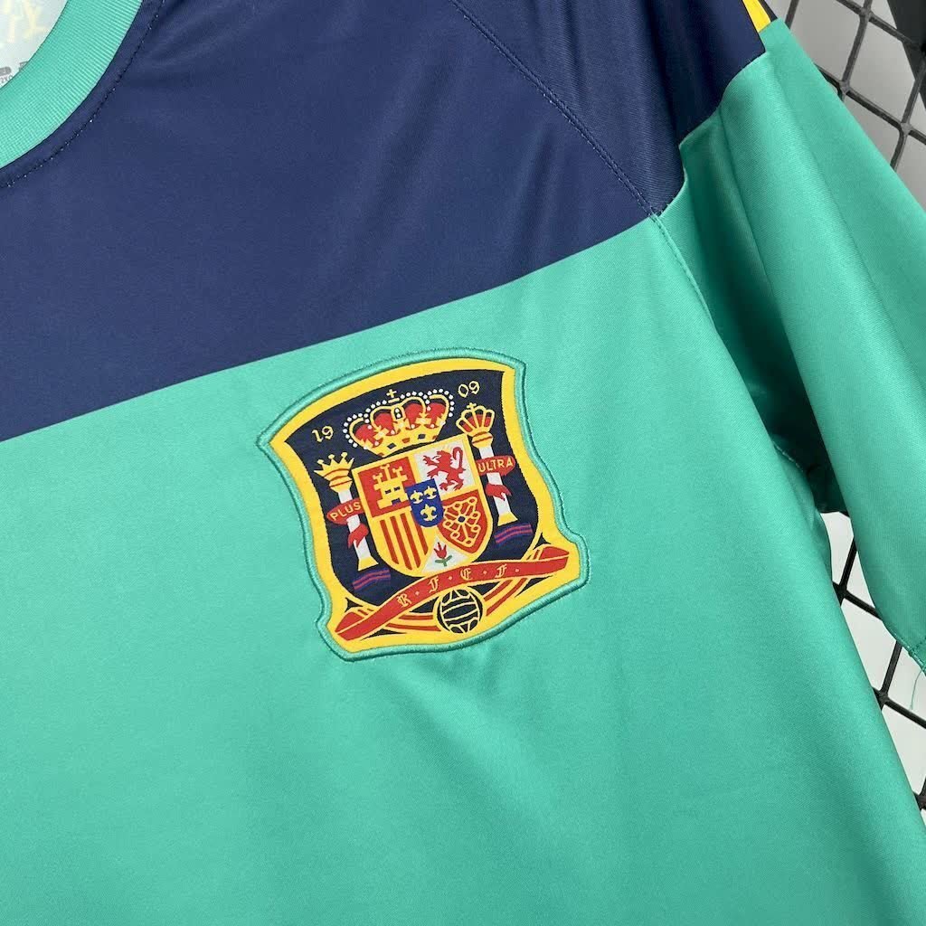 football-shirt-spain-goalkeeper-2010-retro-6 Football Shirt Spain Goalkeeper 2010 Retro extra 4