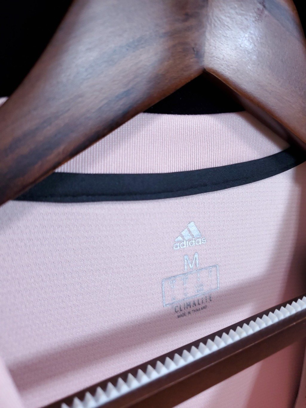 football-shirt-manchester-united-pink-18-19-away-6 Football Shirt Manchester United Pink 18-19 Away extra 4