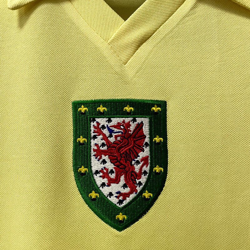 football-shirt-wales-away-76-79-retro-7 Football Shirt Wales Away 76-79 Retro extra 5
