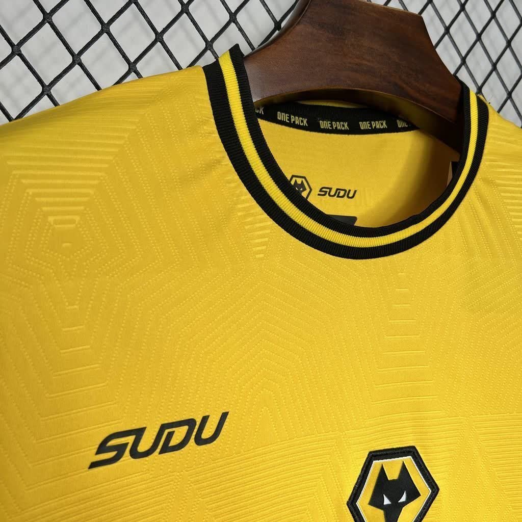 football-shirt-wolverhampton-wanderers-home-24-25-7 Football Shirt Wolverhampton Wanderers Home 24-25 extra 5