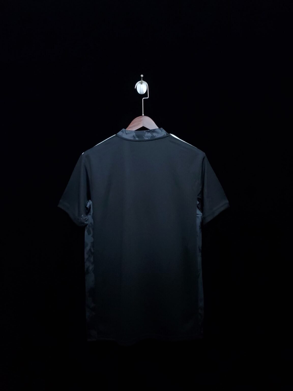 football-shirt-arsenal-goalkeeper-20-21-2 Football Shirt Arsenal Goalkeeper 20-21 back