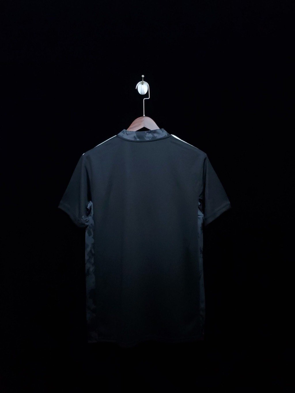 football-shirt-arsenal-goalkeeper-20-21-2 Football Shirt Arsenal Goalkeeper 20-21 back