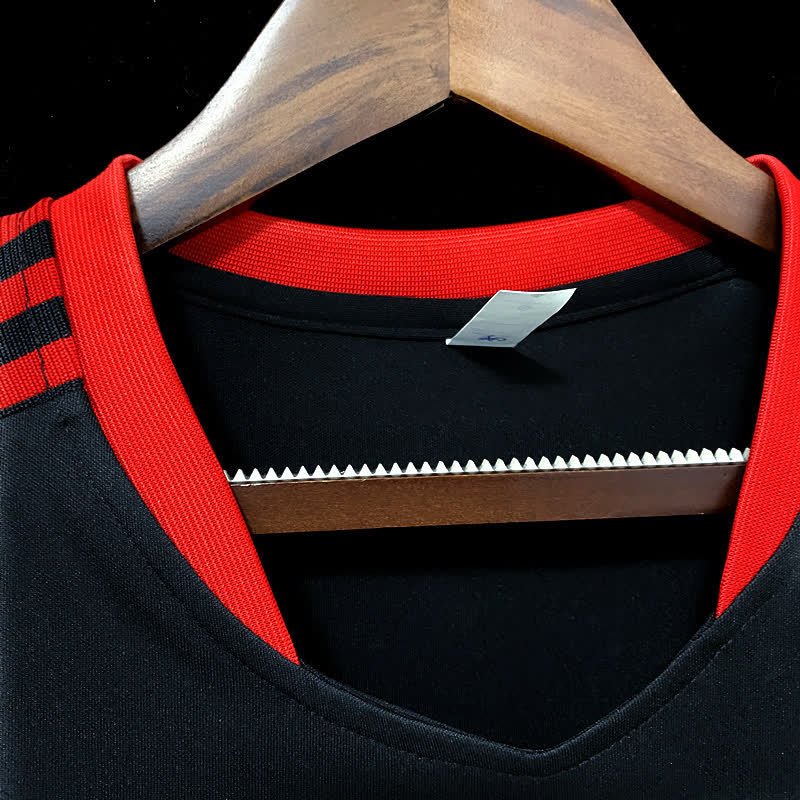 football-shirt-manchester-united-training-25-26-8 Football Shirt Manchester United Training 25-26 extra 6